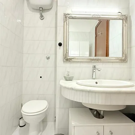 Porto Recanati, Grazioso Bilocale Con Posto Auto * Porto Recanati