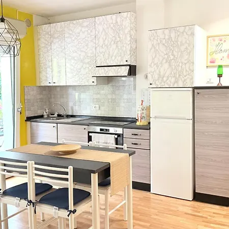 Porto Recanati, Grazioso Bilocale Con Posto Auto